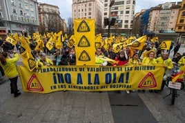 Trabajadores de Valdecilla contra la OLA de Cazoña