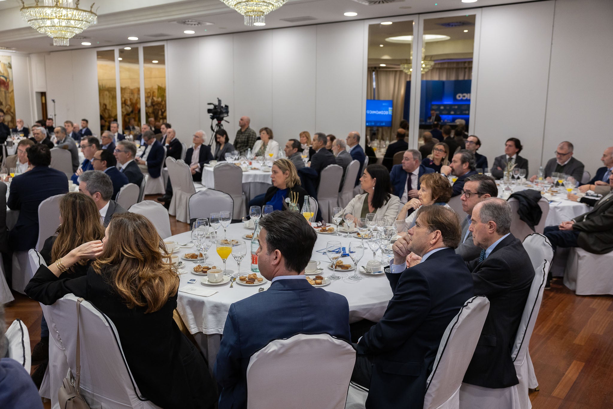 Asistentes al foro económico de este miércoles en el Hotel Bahía.