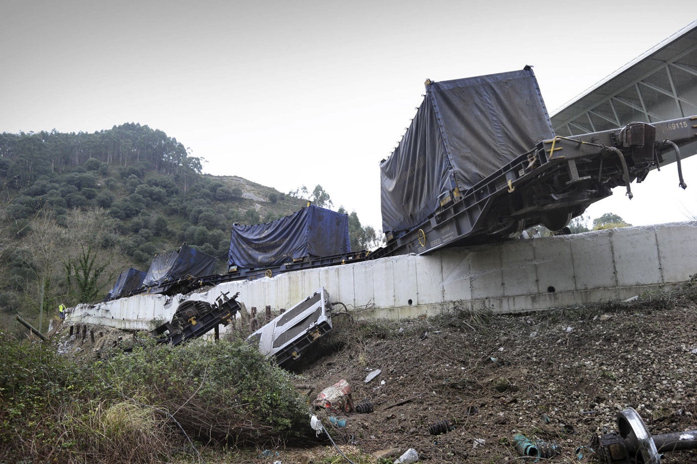 No hubo víctimas mortales ni heridos, pero los daños materiales, según la Comisión de Investigación de Accidentes Ferroviarios, ascendieron a 630.764 euros.