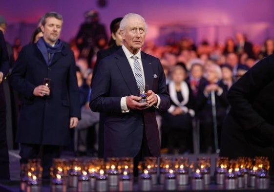 El rey Carlos III del Reino Unido, durante el 80º homenaje de la liberación del campo de concentración de Auschwitz.