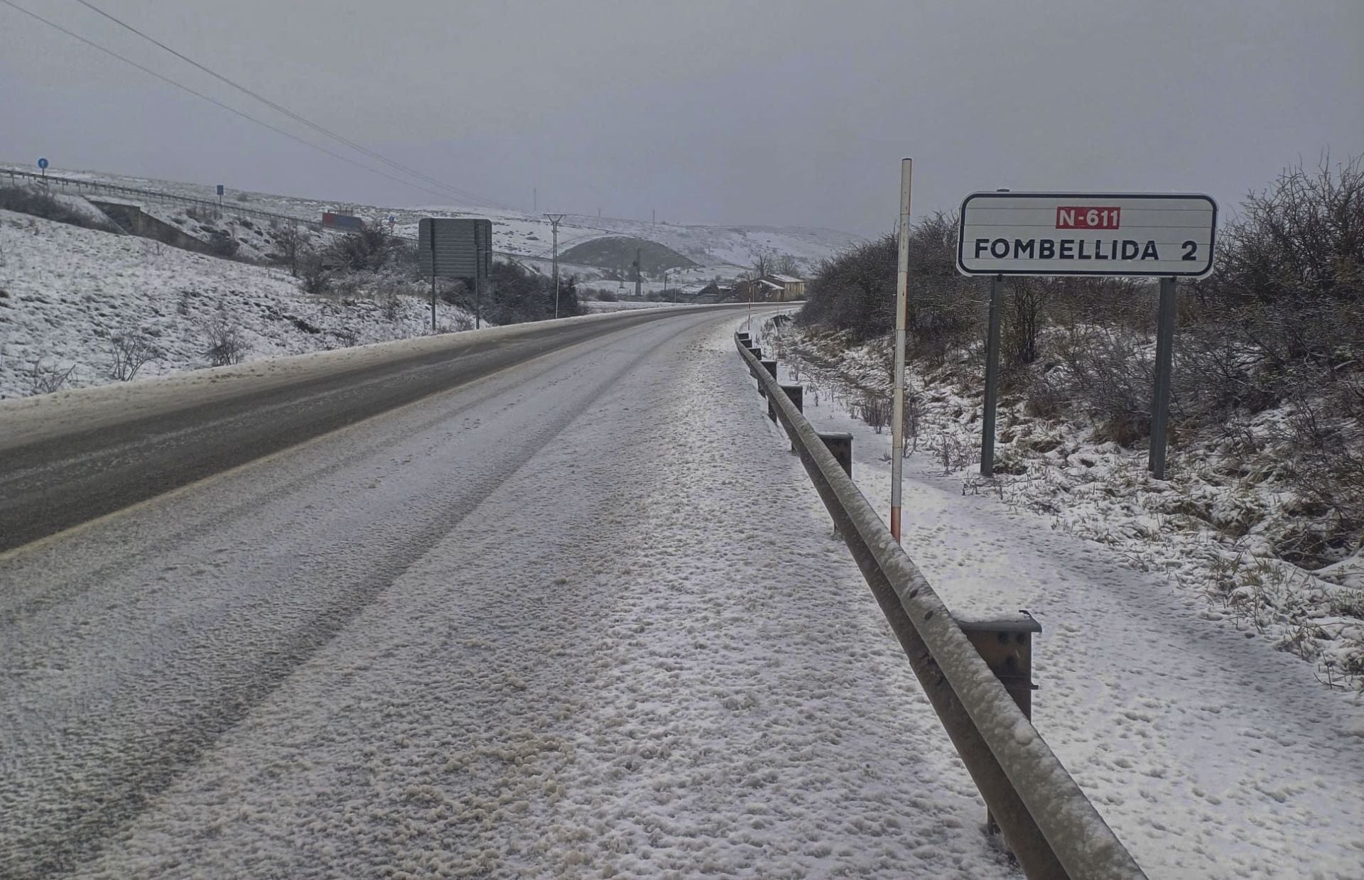 La borrasca Ivo ha dejado carreteras nevadas en Fombellida.