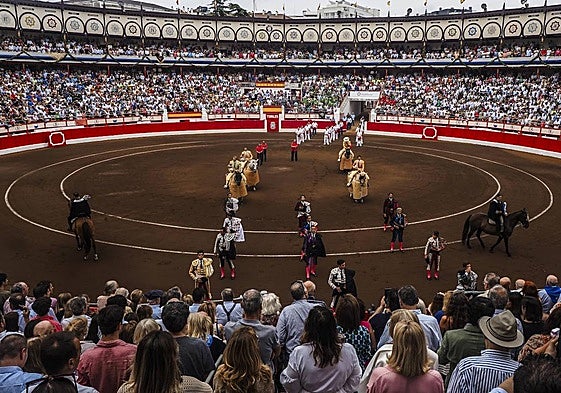 Paseíllo en Cuatro Caminos.