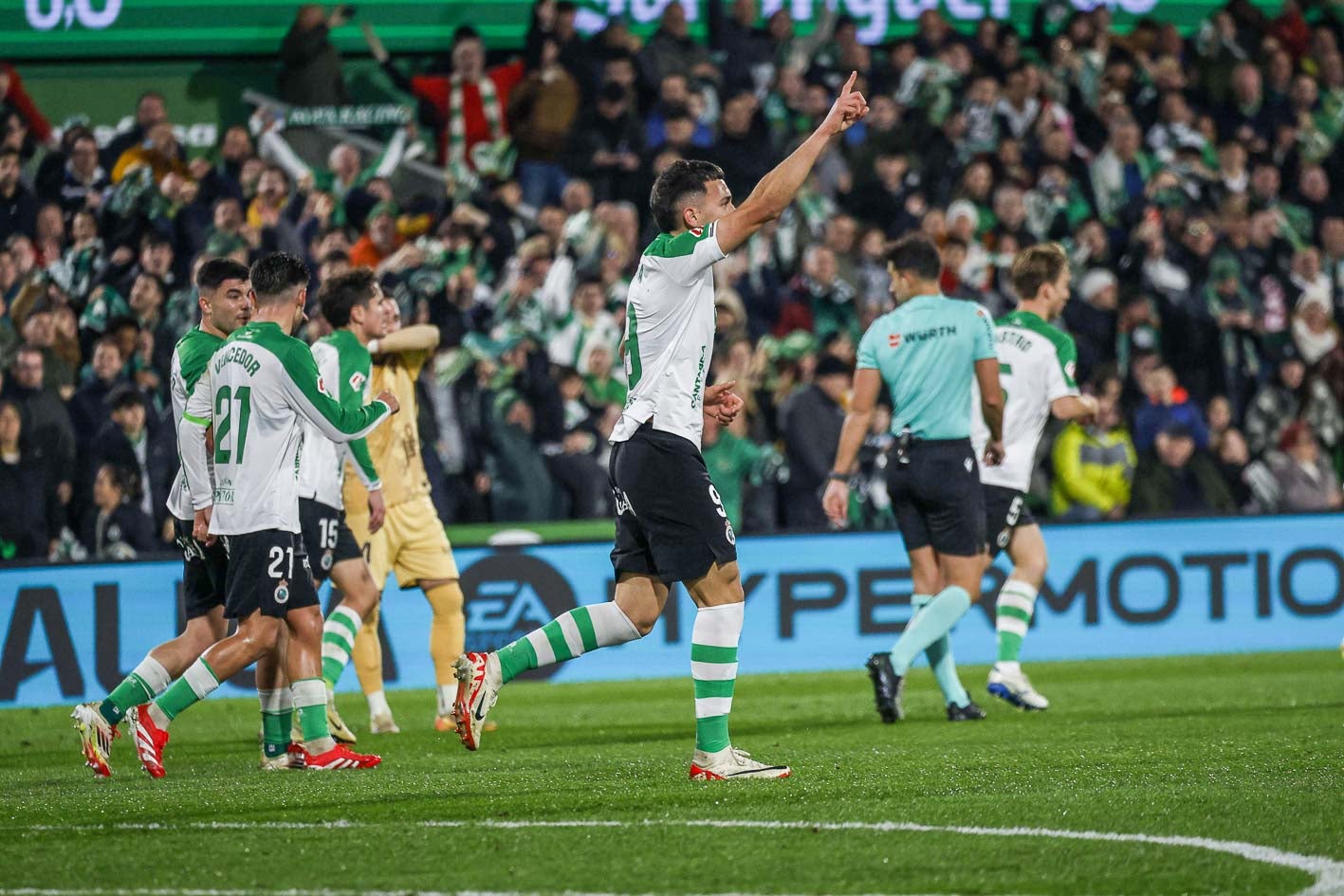 Arana celebra su segundo gol ante el Málaga. 