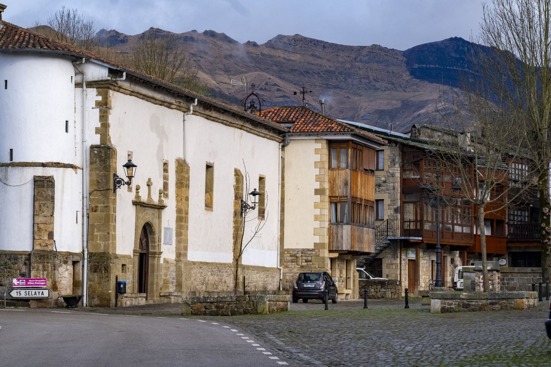 La plaza de Vega de Pas.
