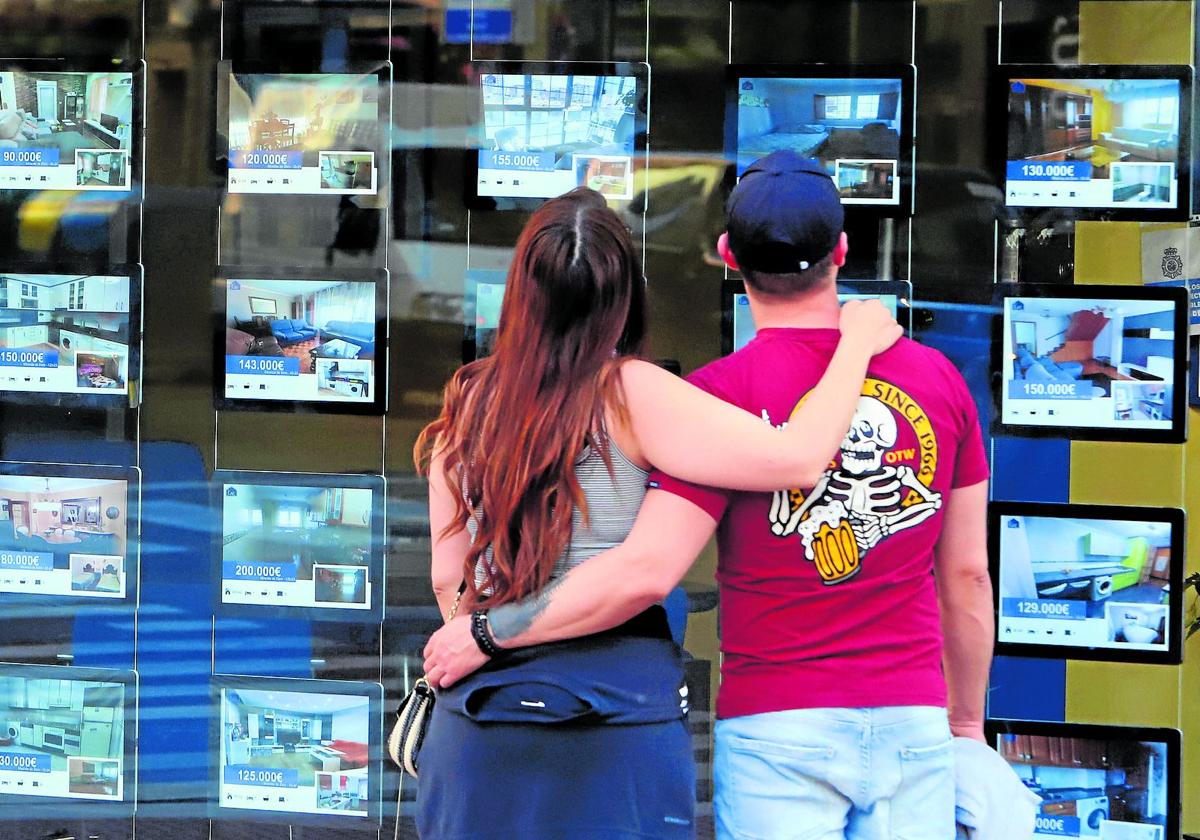 La tasa de emancipación sube el 3,5% en Cantabria, pero aún sigue por debajo de la media nacional