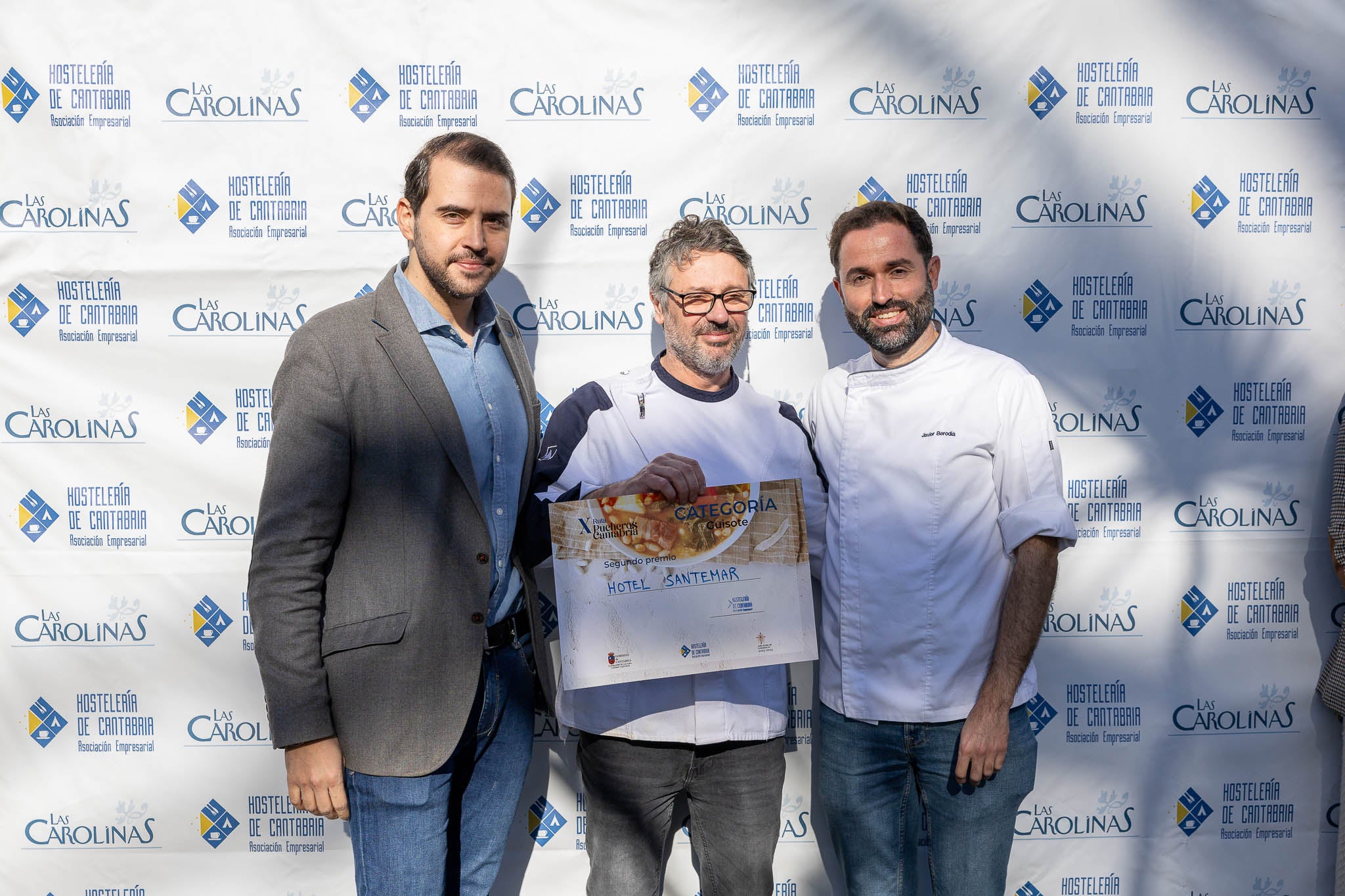 Eduardo Lamadrid, Juan Llano, jefe de cocina del Hotel Santemar (segundo clasificado) y Javier Berodia. 