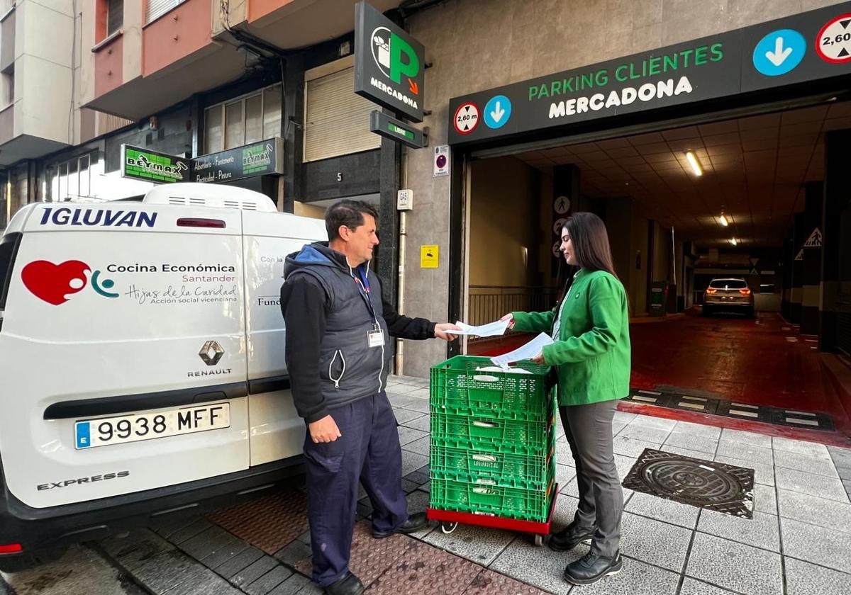 Entrega de donaciones a la Cocina Económica de Santander de Mercadona de Calle Castilla.