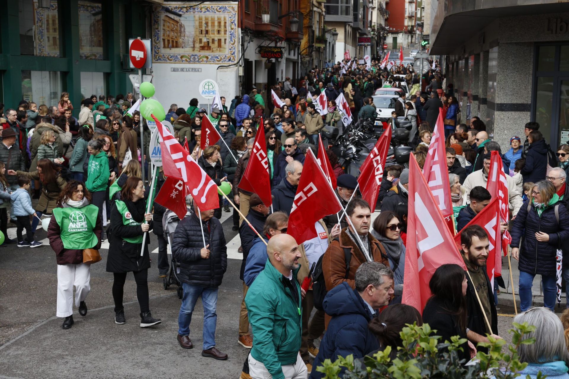 La manifestación abandona el Río de la Pila, donde ha comenzado.