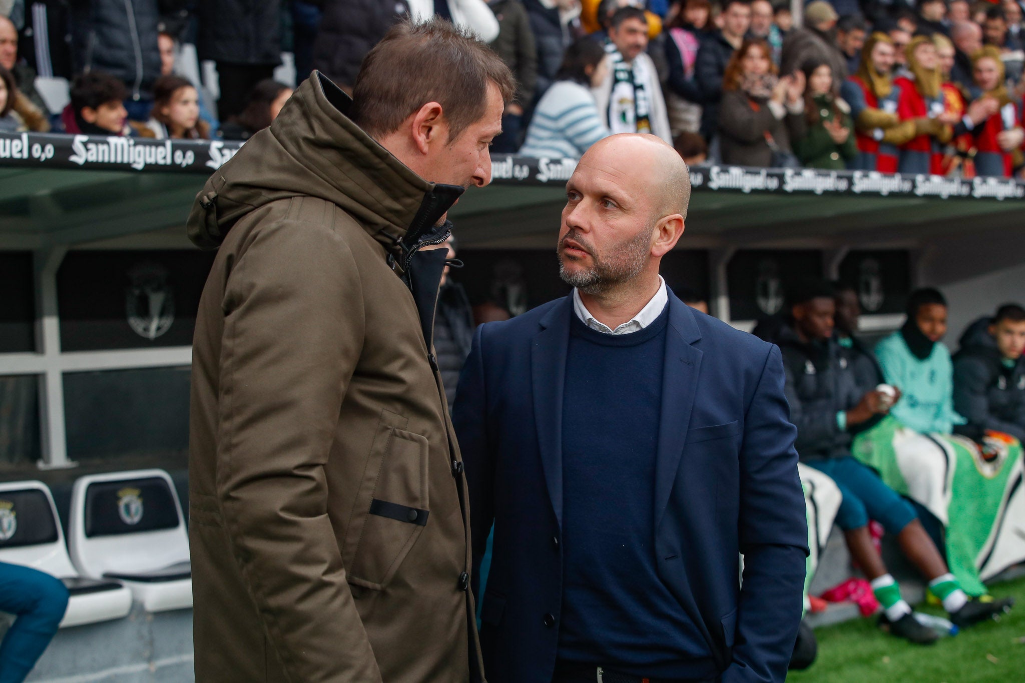 José Alberto, a la derecha, junto a Ramis, el entrenador del Burgos