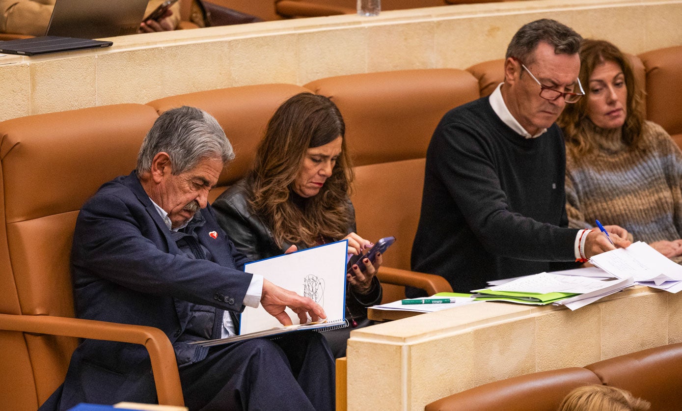 Miguel Ángel Revilla, Paula Fernández, Guillermo Blanco y Rosa Díaz, diputados del PRC.