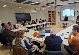 Participantes en la charla divulgativa 'Investigación para la mejora educativa'.