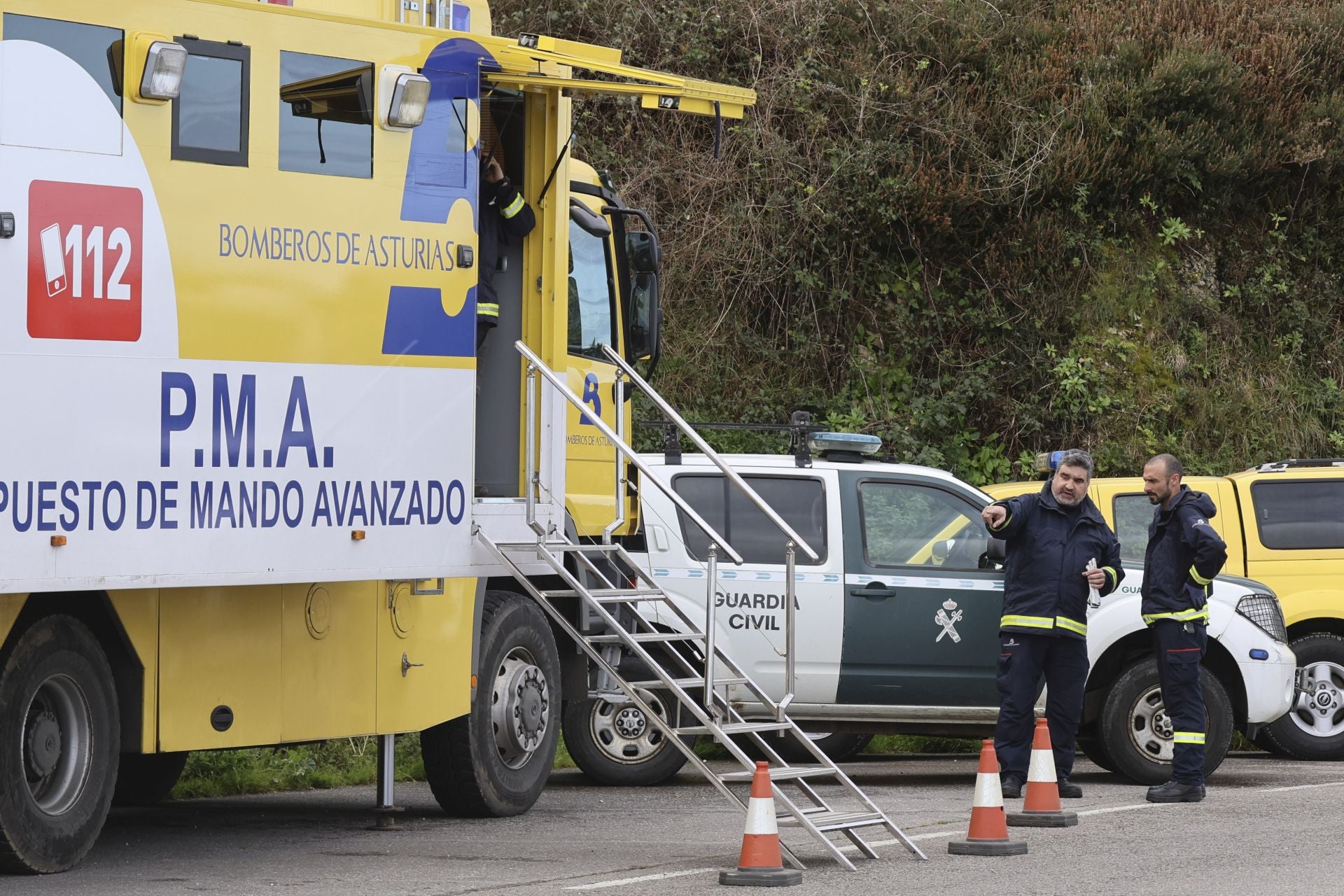 Efectivos de la Guardia Civil que ya estuvieron el martes iniciando la búsqueda.