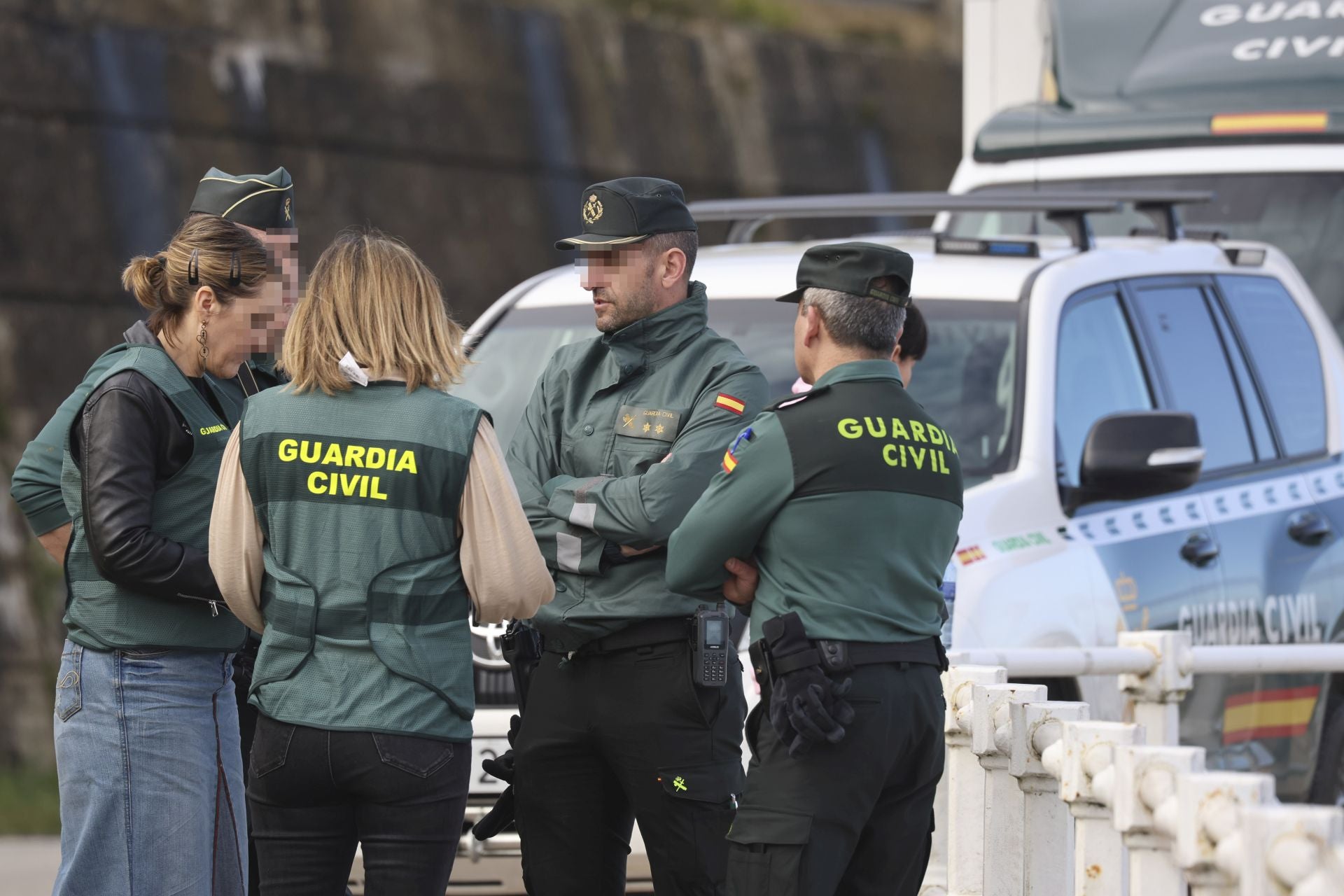 Efectivos de los equipos que se encuentran en Llanes.