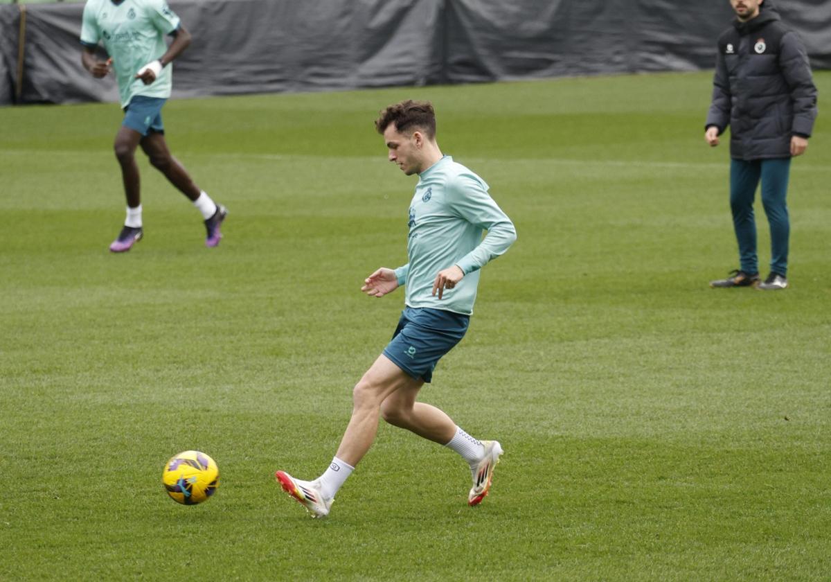 Íñigo Vicente, durante la sesión de este miércoles en los Campos de Sport.