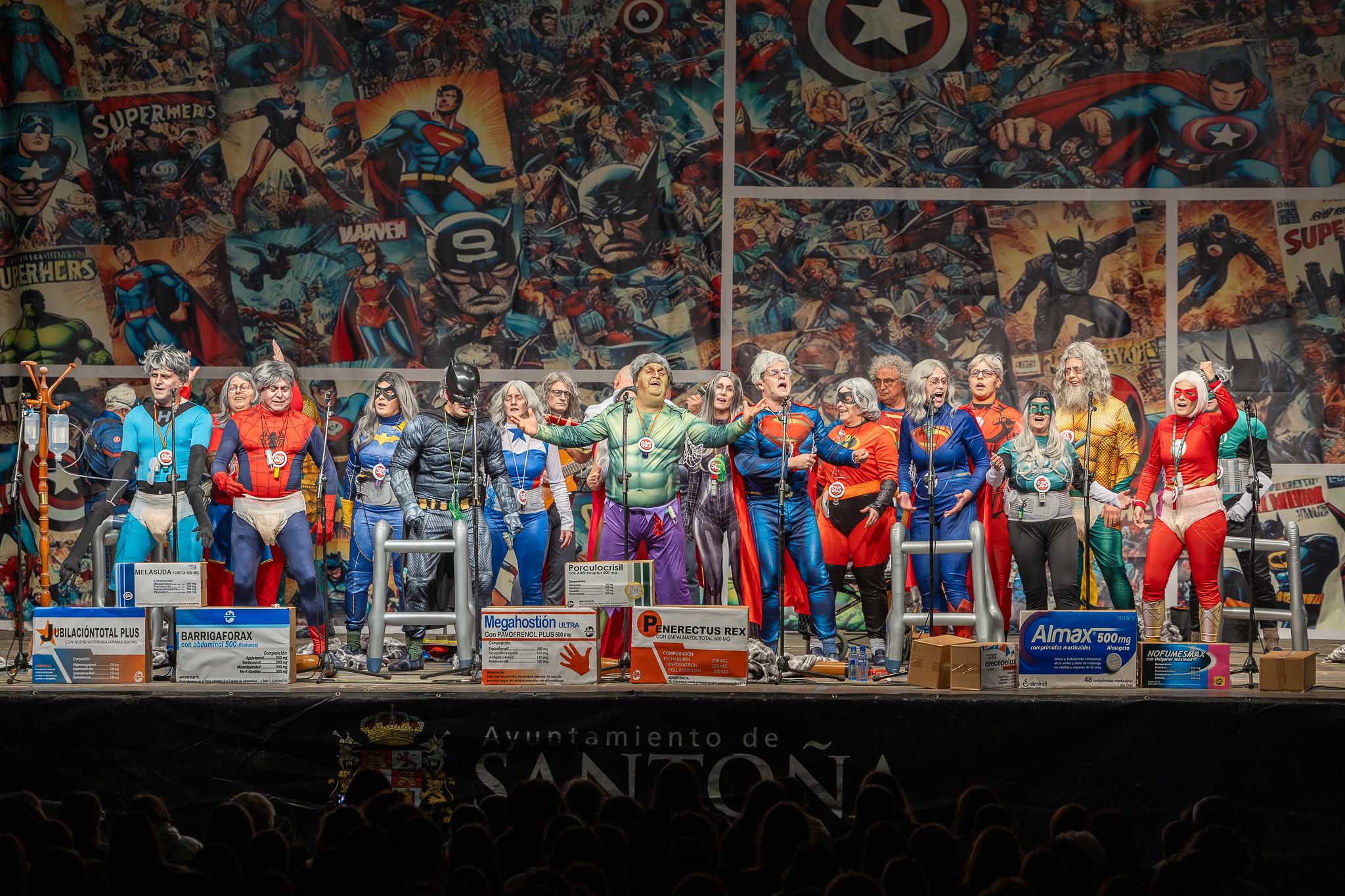 Estos superhéroes que ya peinan canas cantaron tener mucha ilusión por vivir otro carnaval. 