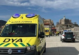 Rescatan a un hombre de 98 años en silla de ruedas que había caído al mar en Castro