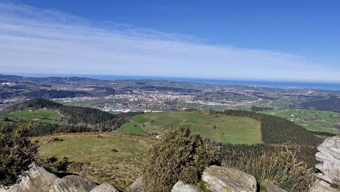 El premio de subir a la cima del Monte Dobra