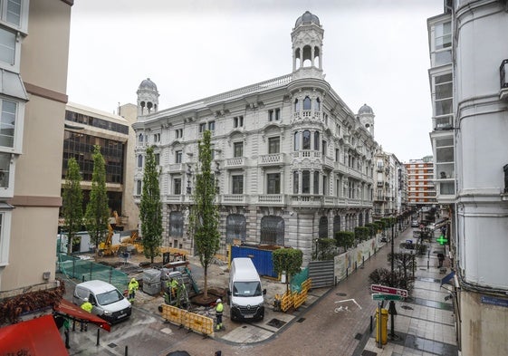 Antiguo Banco Mercantil, actual sede territorial de Banco Santander.