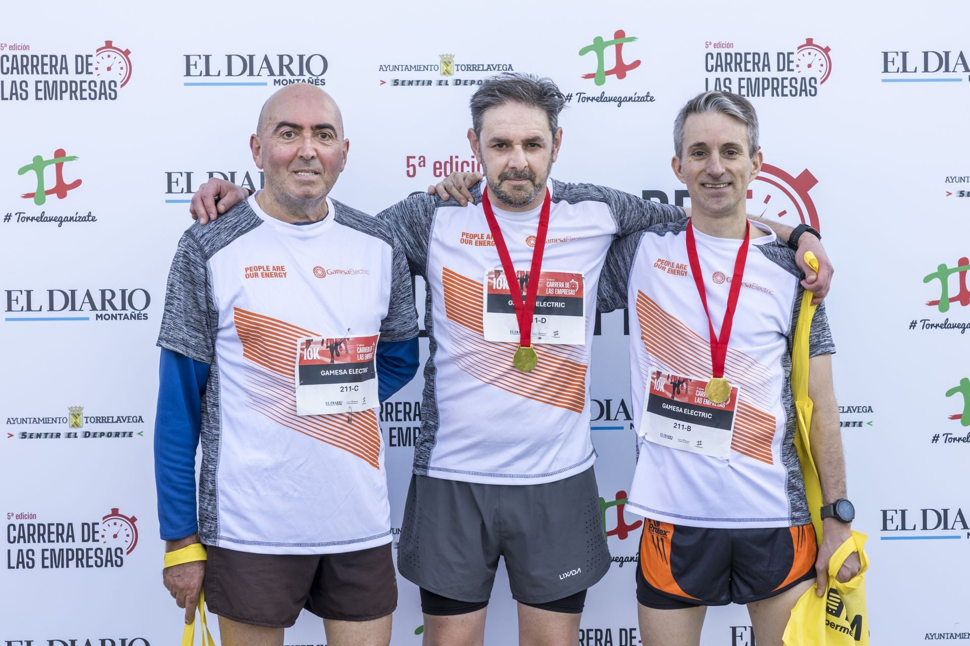 Alberto Gutiérrez Gutiérrez, Pablo Tomás Torres Díez, Luis Vázquez González y Javier Ramos Fernández fueron el cuarteto de Gamesa Electric, tres delos cuales posan para la foto previa.