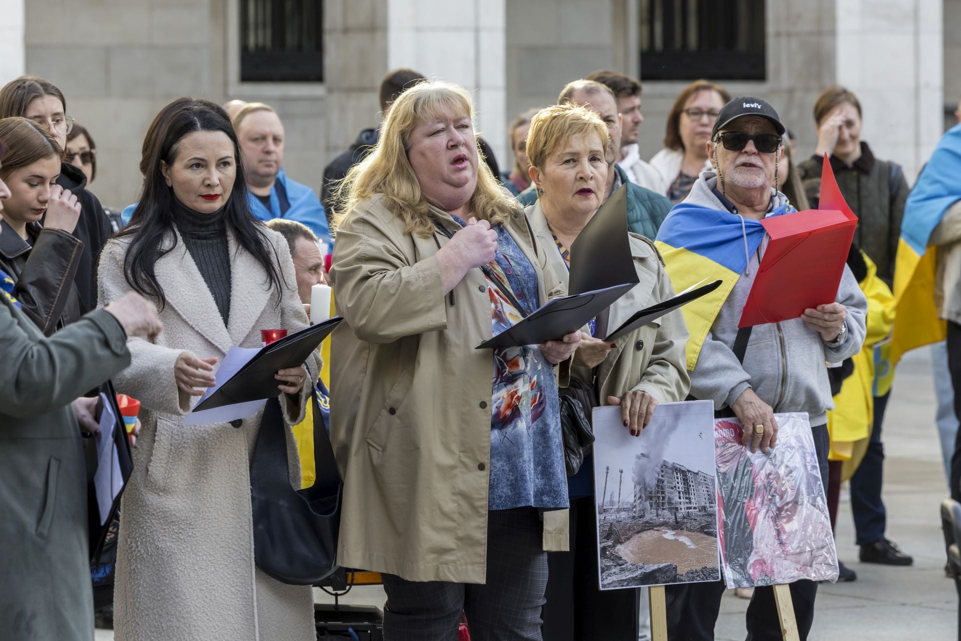 En la plaza Porticada, durante la celebración de la misa en recuerdo a las víctimas del conflicto armado.