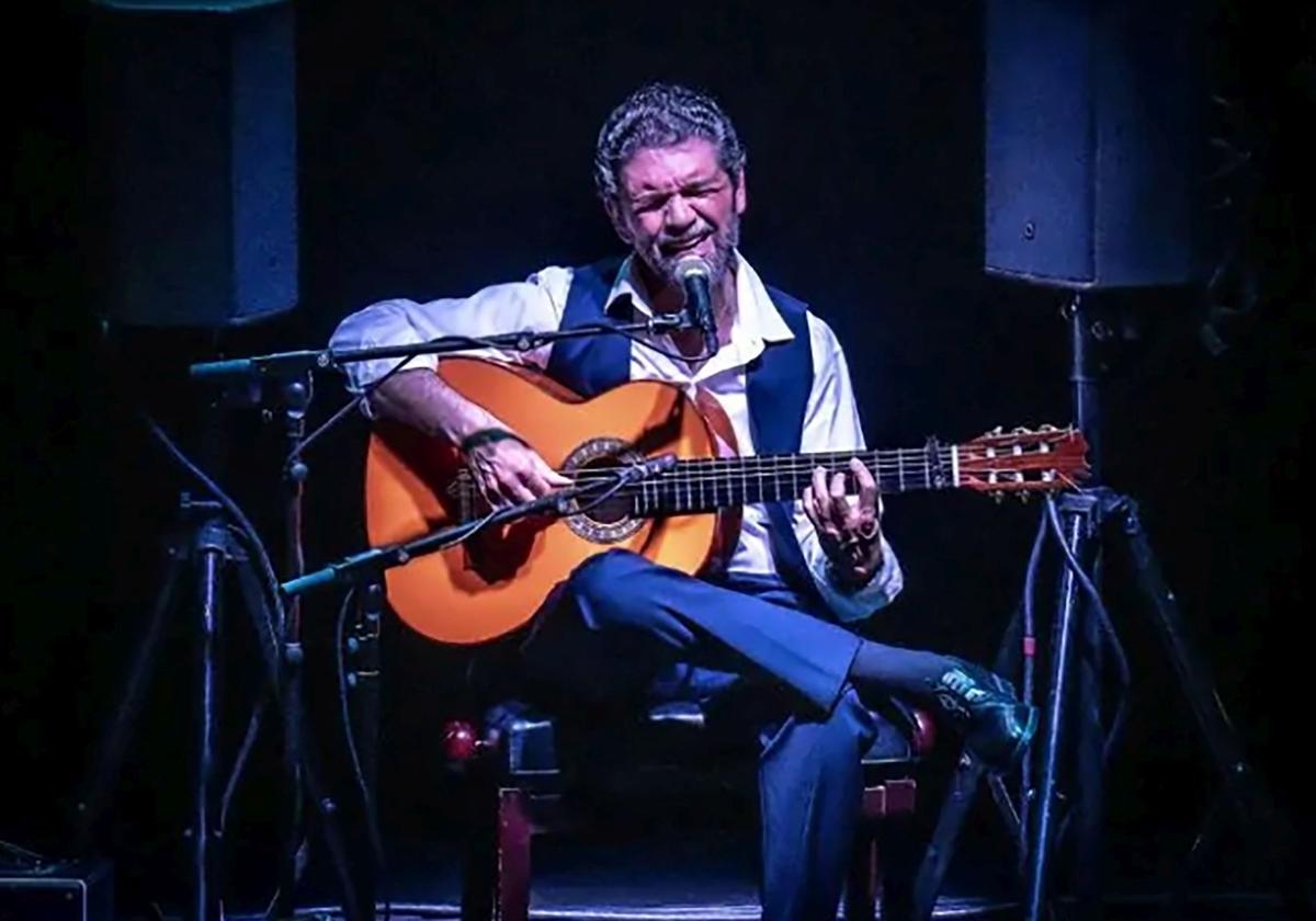 José Carlos Gómez durante un concierto de presentación de 'Las Huellas de Dios'.