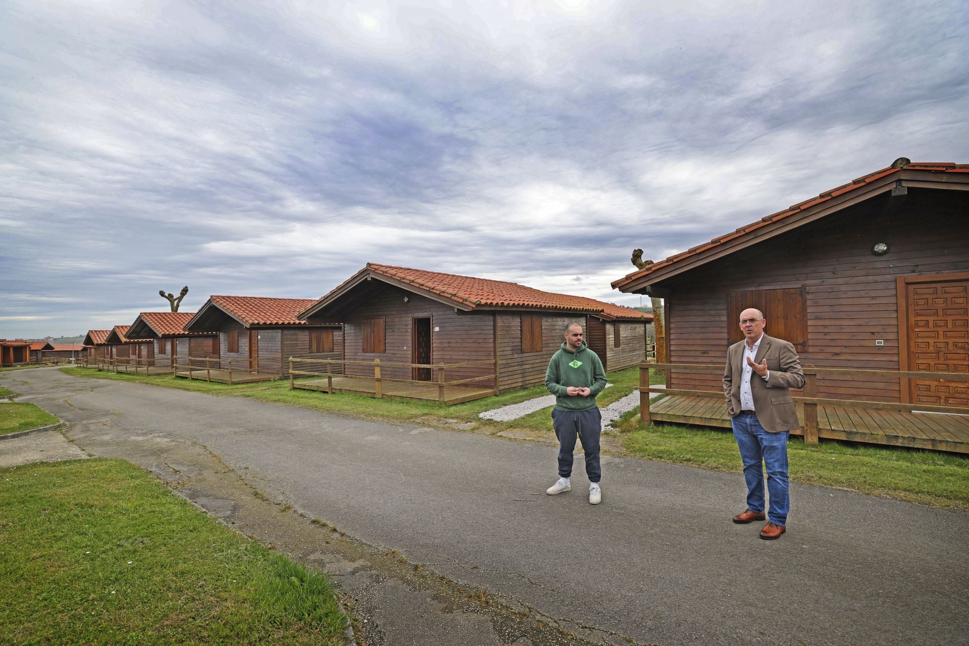 En total, el camping cuenta con sesenta bungalós.