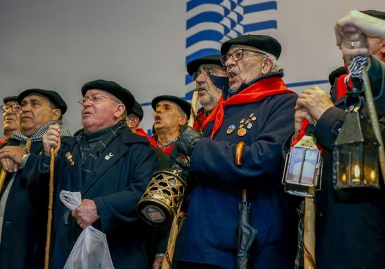 En Torrelavega. Integrantes de la Ronda Marcera.