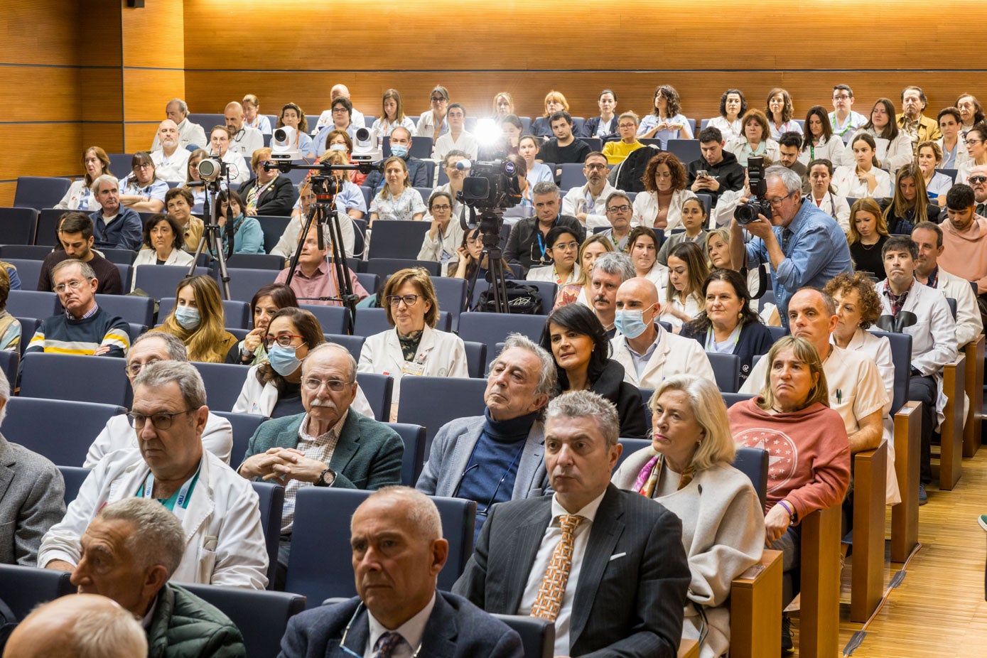 Asistentes al acto del 50 aniversario de los trasplantes.