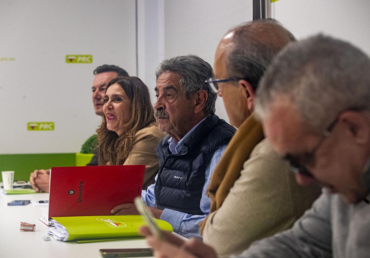 Guillermo Blanco, Paula Fernández, Miguel Ángel Revilla, Javier Marcano y Pedro Hernando.