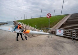 El acceso a la Duna de Zaera, clausurado por el Ayuntamiento de Santander, mientras se mantiene la zona y por precaución.