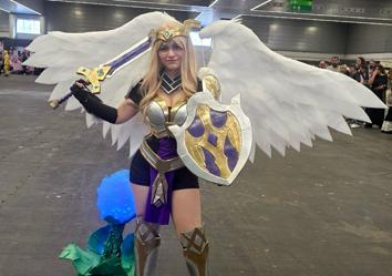 Una vecina de Santander gana el concurso del Japan Weekend con su disfraz manga de Freya