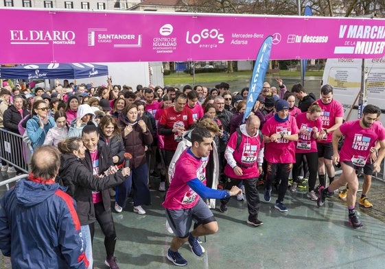 La salida de la Marcha es uno de los momentos más atractivos del evento.