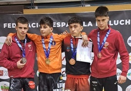 Álvaro Rodríguez, tercero por la izquierda, se trajo a casa la medalla de bronce del nacional disputado en Albacete.