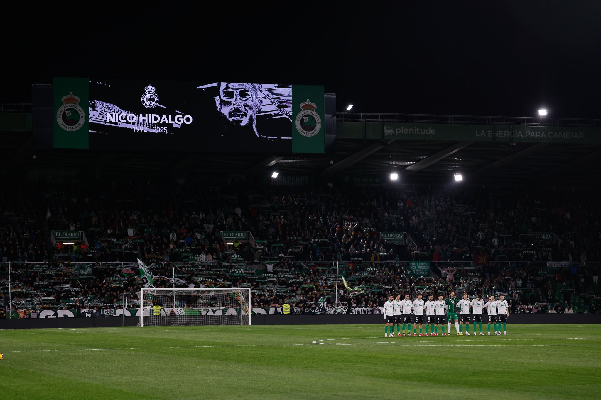 Antes de que arrancase el partido se guardó un minuto de silencio por el exracinguista Nico Hidalgo, fallecido la madrugada del viernes al sábado a causa de un cáncer.