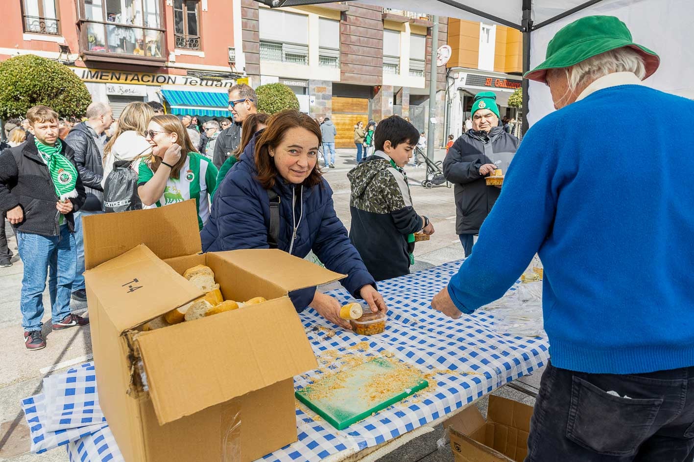 Las raciones tenían un precio de tres euos.