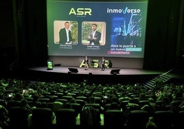 Alfredo Pérez y Sergio Ortega, fundadores de ASR, el pasado sábado en el Teatro Goya de Madrid durante la presentación de Inmoverse.