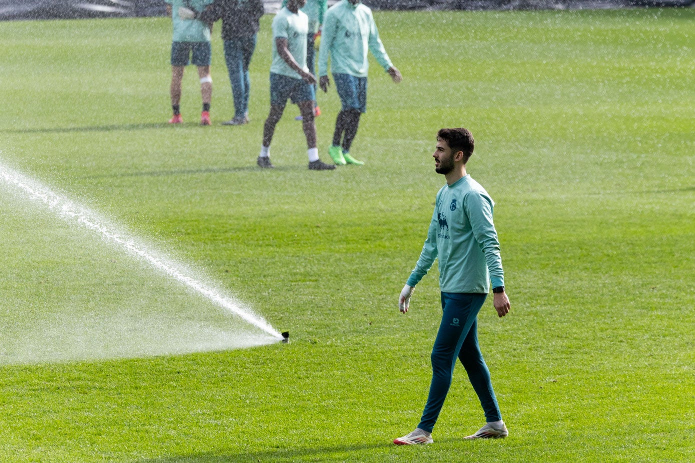 Andrés Martín camina calmado tras finalizar un entrenamiento
