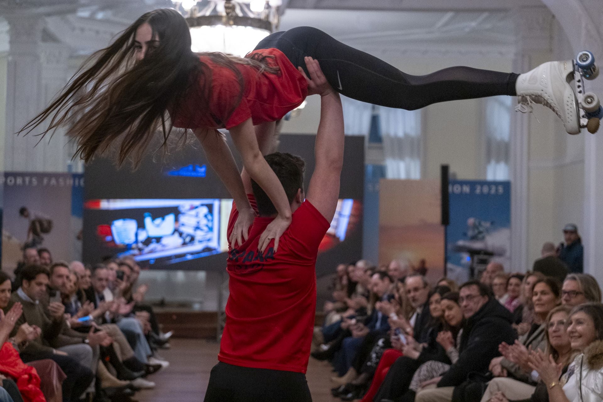 Los campeones de España de patinaje artístico por parejas y subcampeones de Europa, los cántabros Sheila Alonso (16 años) y Cristian Poveda (19 años).