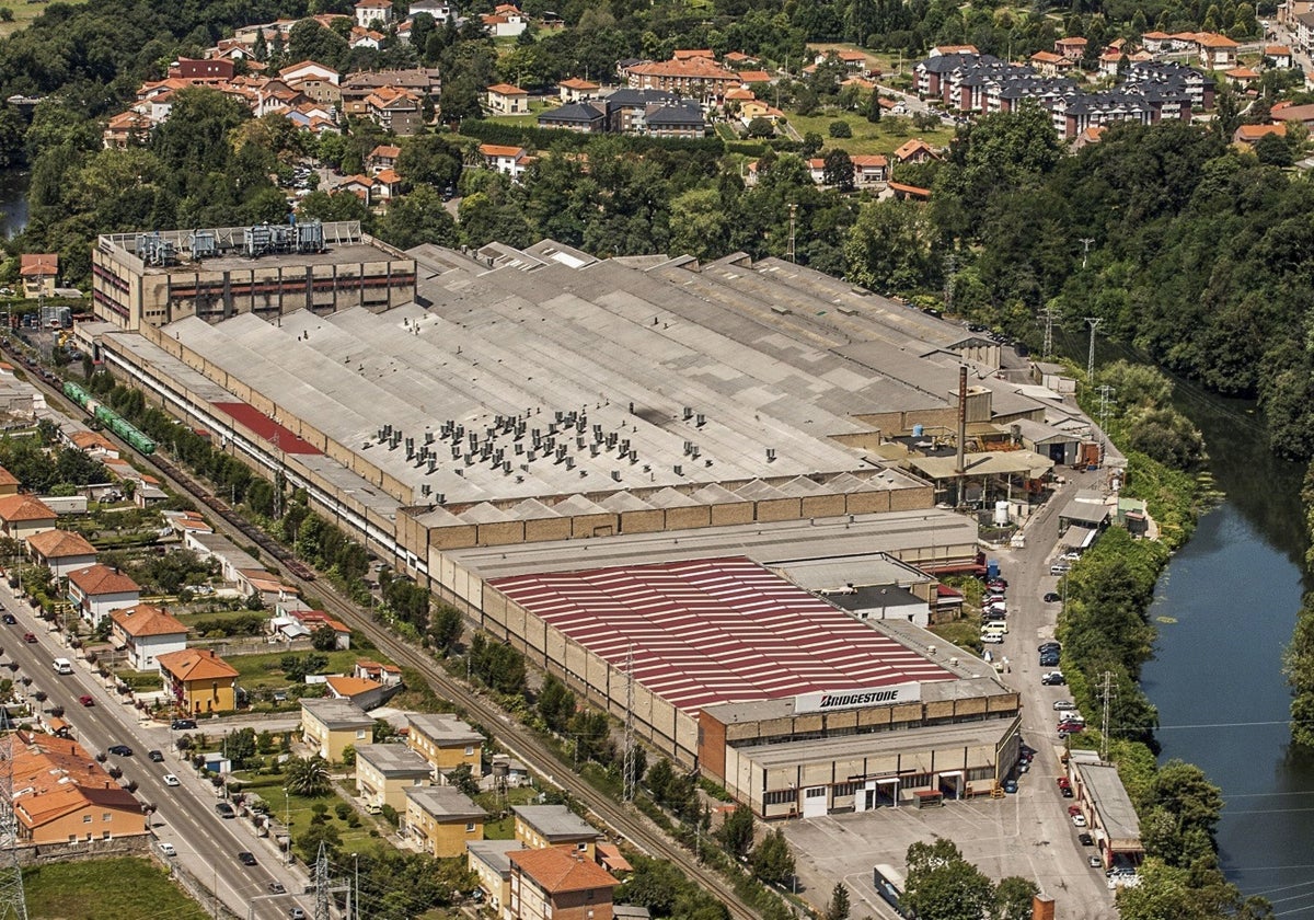 Vista aérea de la fábrica de Bridgestone en Puente San Miguel.