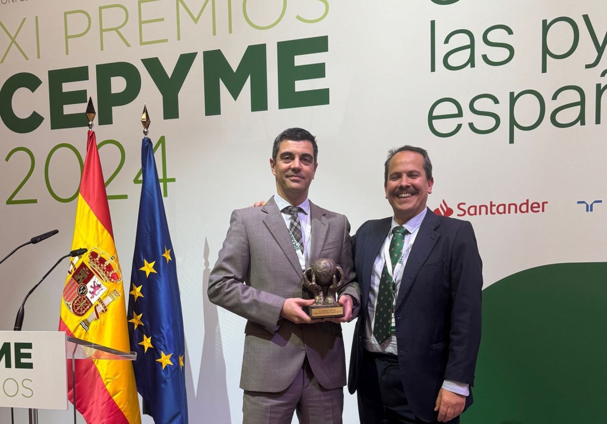 El CEO de Acorde, Manuel Lobeira (izquierda), junto a Santiago Díaz, director de Gestión Interna.