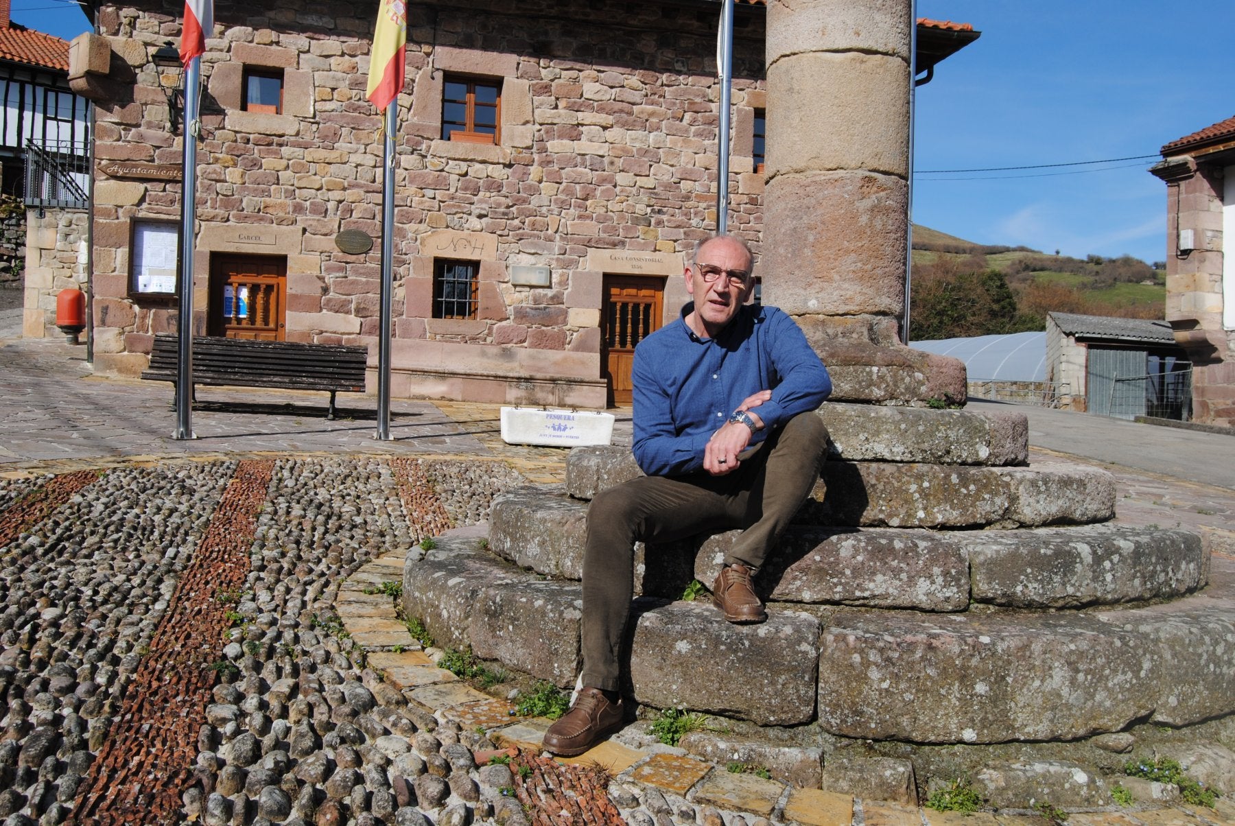 Julián Gutiérrez se estrena esta legislatura en el mundo de la política y en el cargo de alcalde de Pesquera .