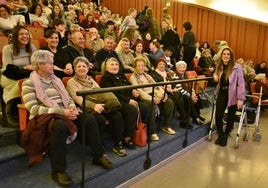 Las protagonistas del documental con su directora.