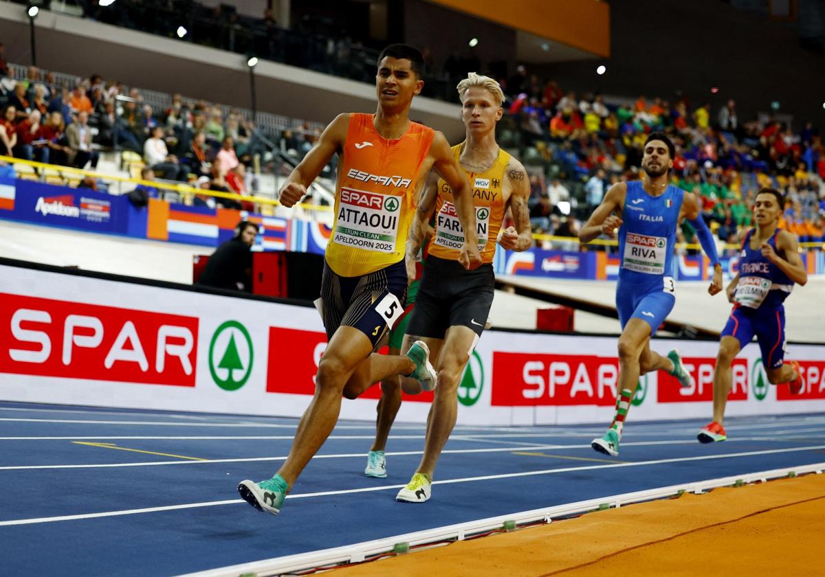 Mohamed Attaoui, en cabeza de su serie en los 1.500 en el Europeo de Apeldoorn.