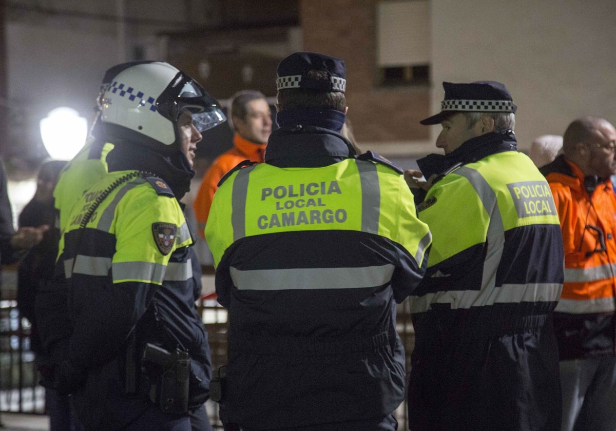 Policía Locales de Camargo en un turno de trabajo.