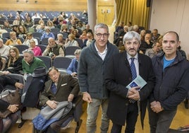 Ernesto Calabuig, Mario Crespo y Jaime Cuesta, ayer en el Ateneo.