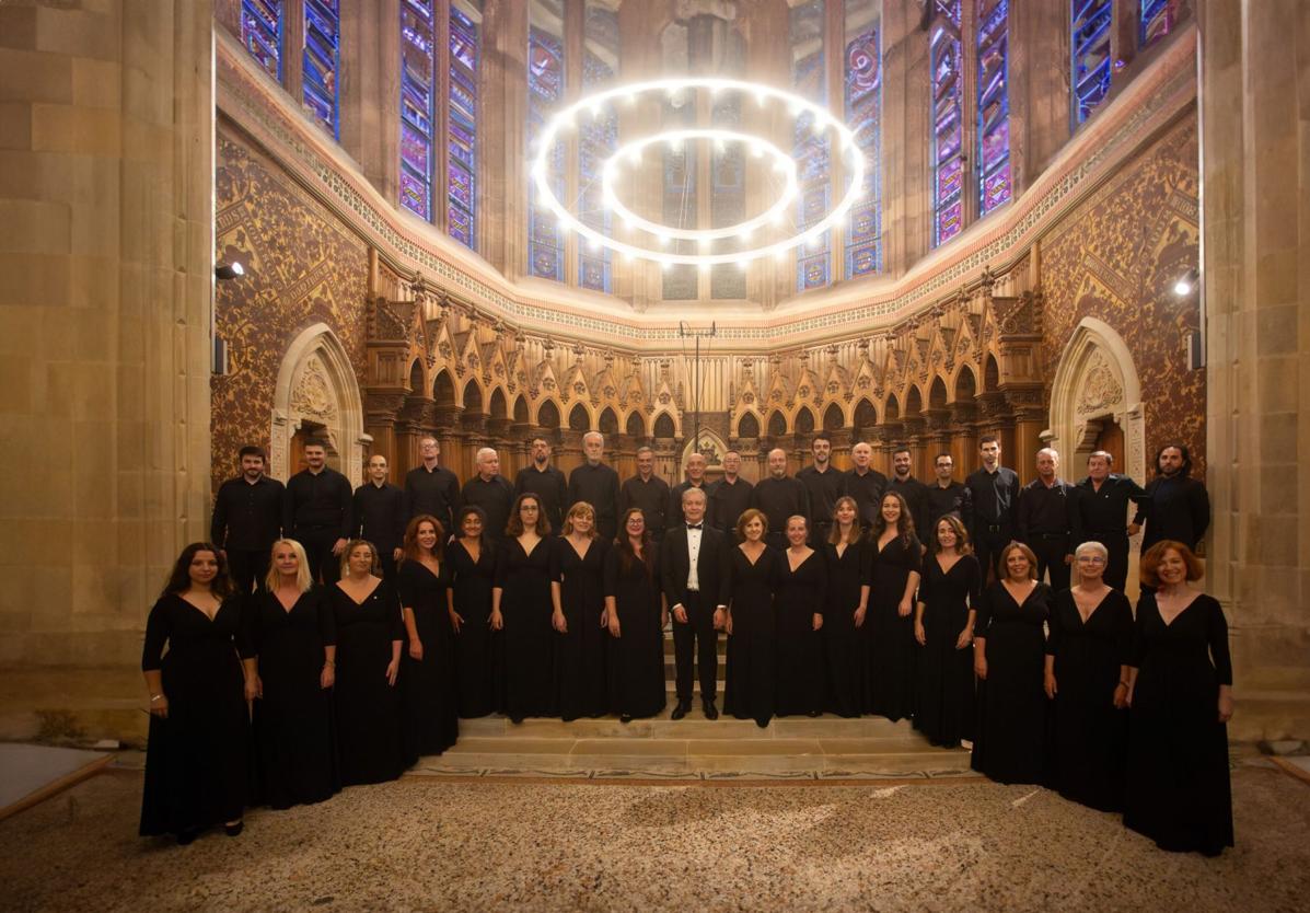 La Camerata Coral de la Universidad de Cantabria en el Seminario Mayor de Comillas.