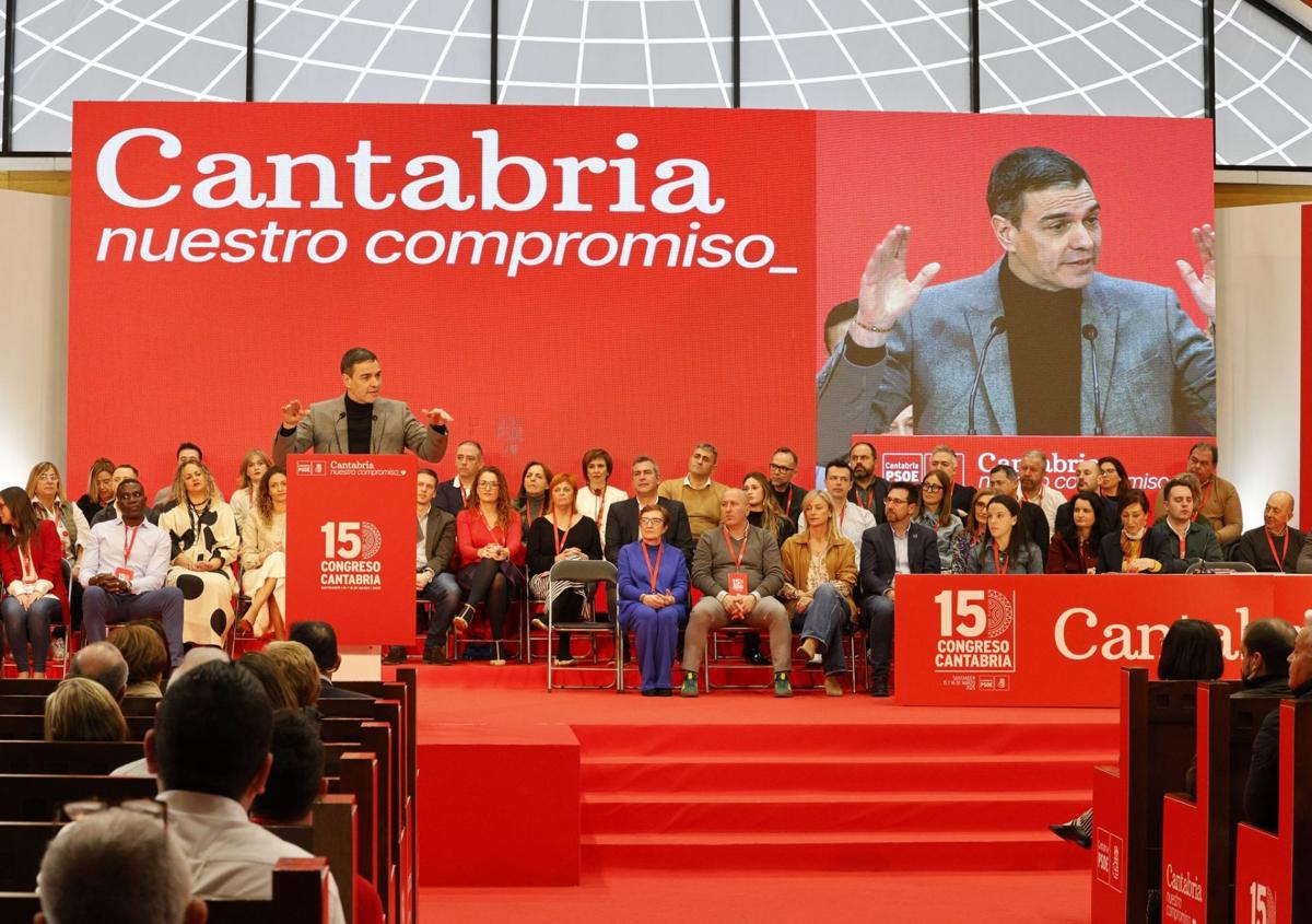 Imagen secundaria 1 - Casares no logra integrar al &#039;zuloaguismo&#039; mientras Sánchez pide «unidad para ganar las elecciones»