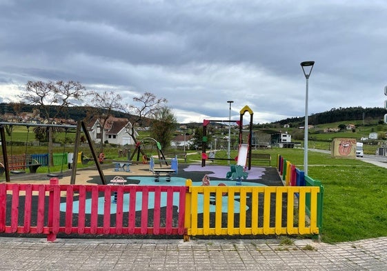 Parque infantil de Cicero que se va a cubrir.