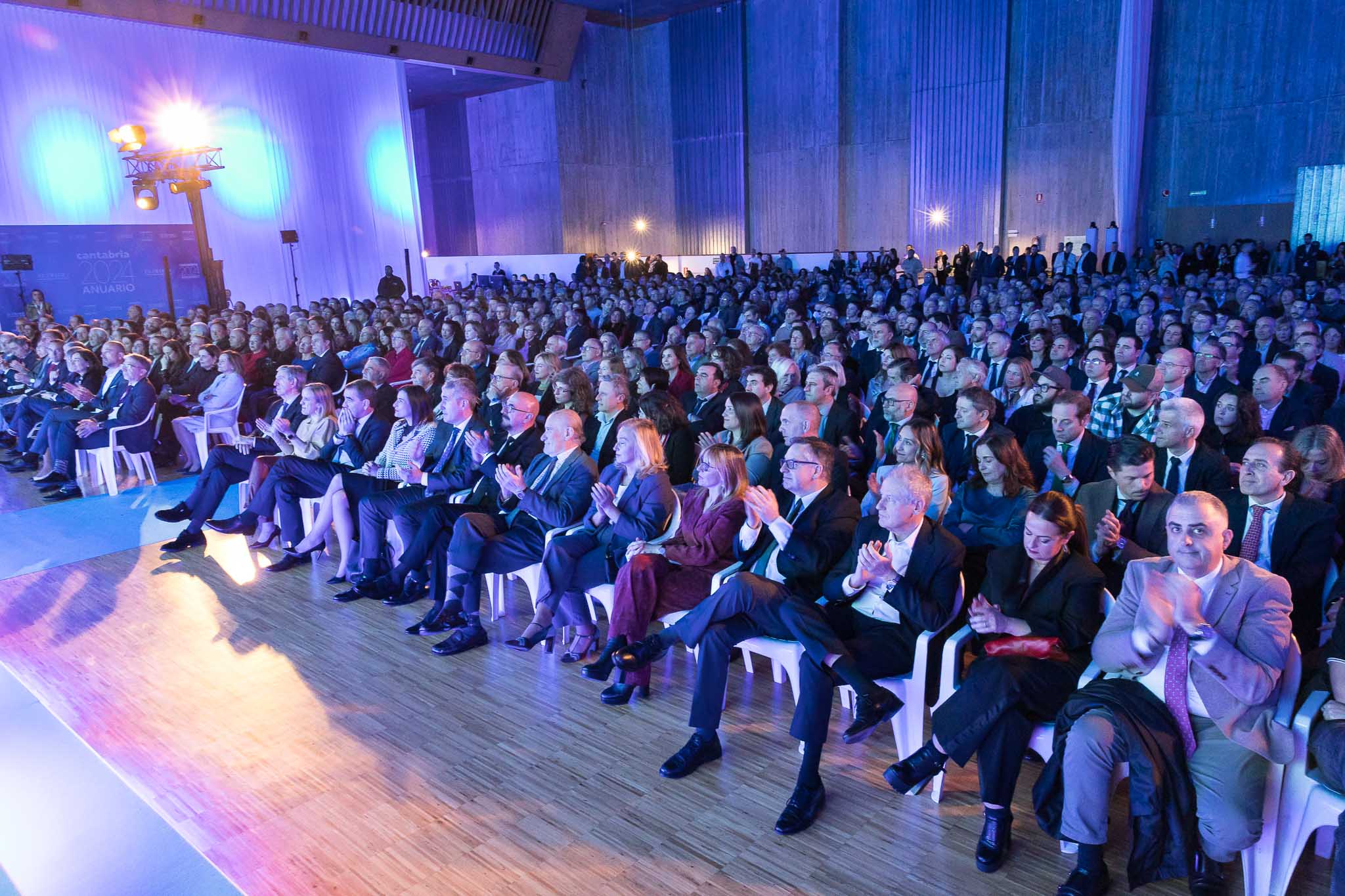 Las autoridades, en primera fila.