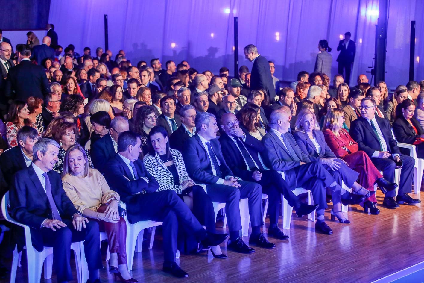 Autoridades presentes en la presentación del Anuario.